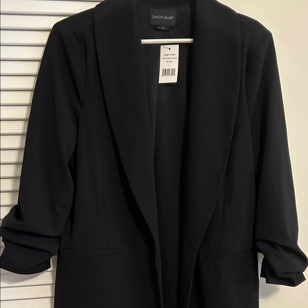Ladies Black Crepe Blazer - Picture 3 of 5